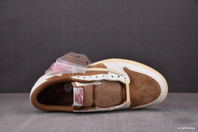 Travis 1 Low x SP AJ OG Scott DM7866-106 1210